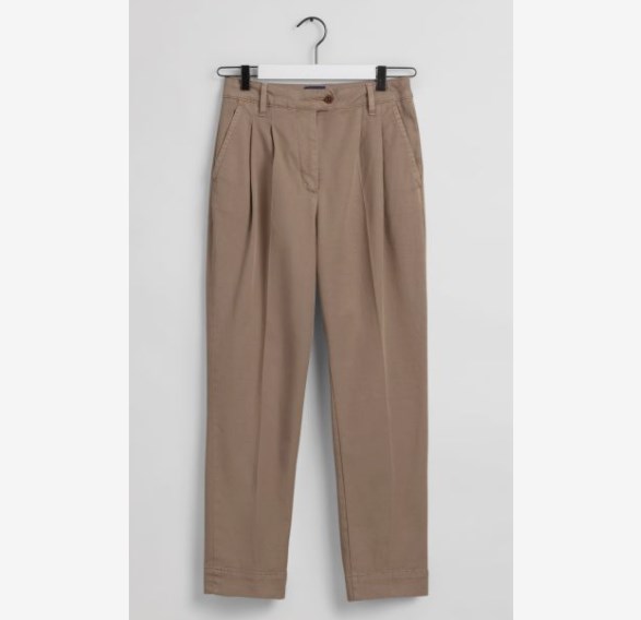 D1. HW PLEATED CHINO